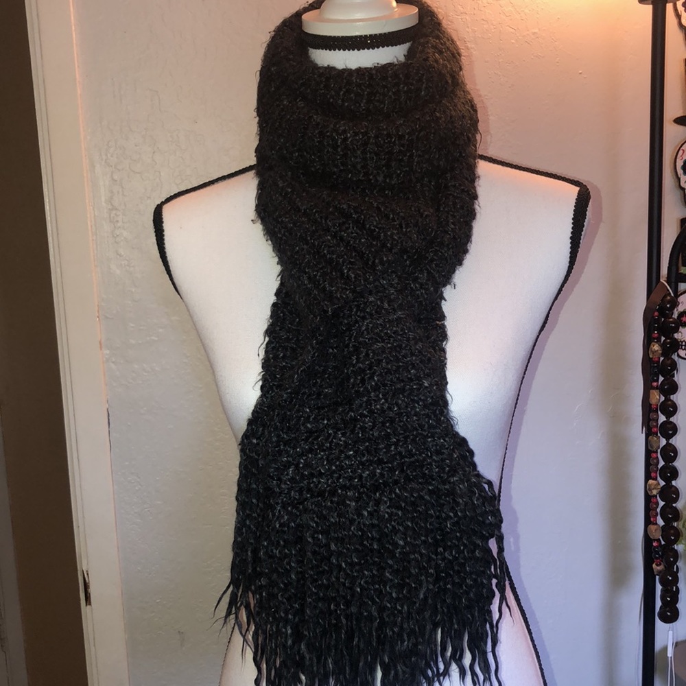 HANDMADE SCARF - Picture 4 of 5